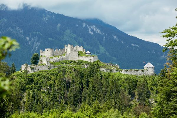 Mittelalterliche Ritterspiele erleben