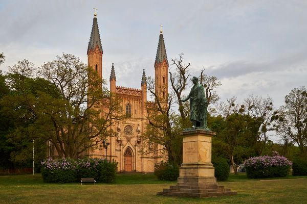 Neugotische Architektur trifft Geschichte