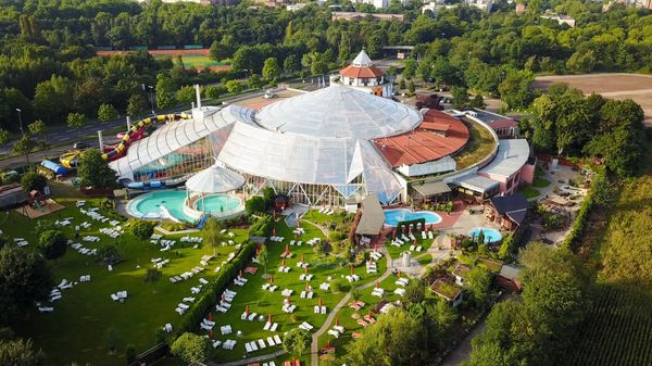 Wasserspaß mit 7 Rutschen und mehr