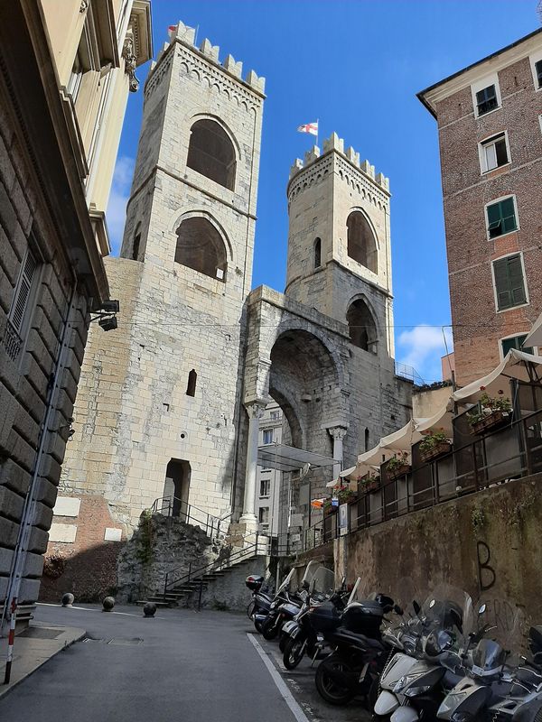 Historische Spuren an der Porta Soprana