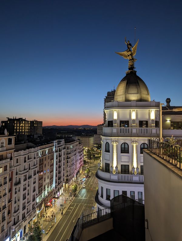 Nachtansichten über Madrids Dächer