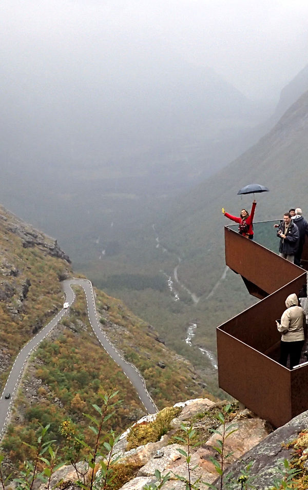 Spektakulärer Wasserfall am Trollstigen