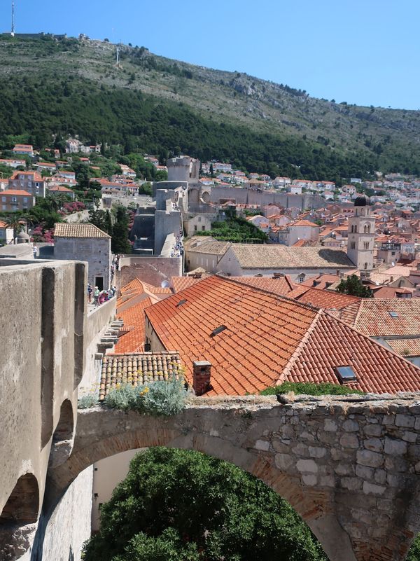 Historische Mauern mit atemberaubender Aussicht