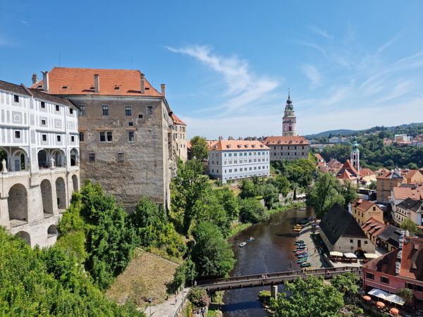 Majestätisches Schloss mit atemberaubender Aussicht