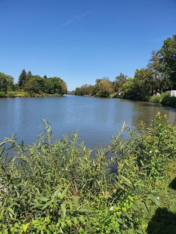 Genuss mit Blick auf die Lahn