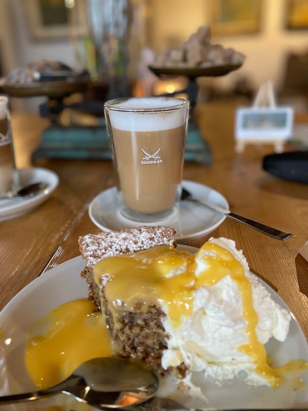 Köstlicher Kuchen im Friesenhaus