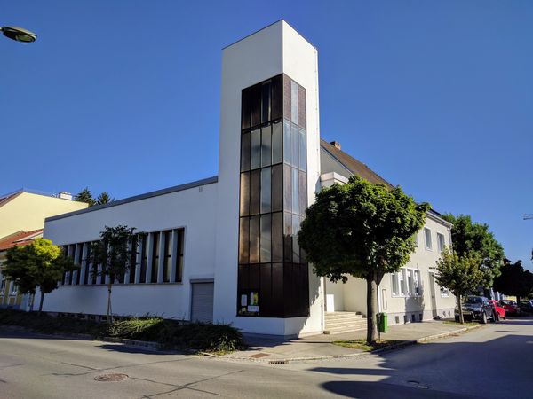 Moderne Architektur in der Evangelischen Dreieinigkeitskirche