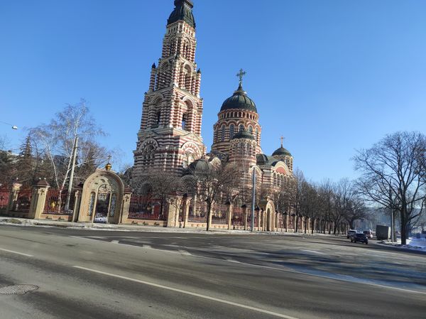 Farbenpracht in religiöser Architektur