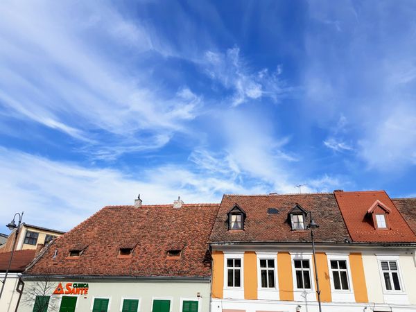 Verwinkelte Gassen und bunte Häuser