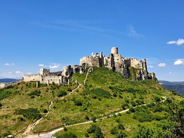 Eines der größten Burgen Europas entdecken