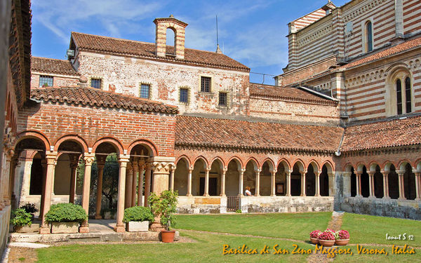 Bewundere romanische Architektur & Geschichte