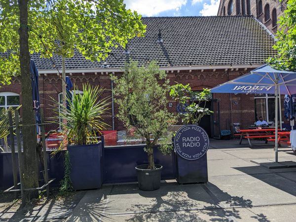 Wo Radio, Pizza & Party sich treffen