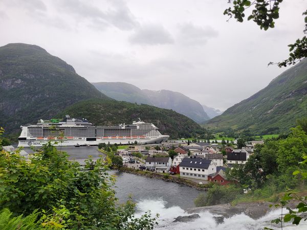 Malerischer Wasserfall in idyllischer Lage