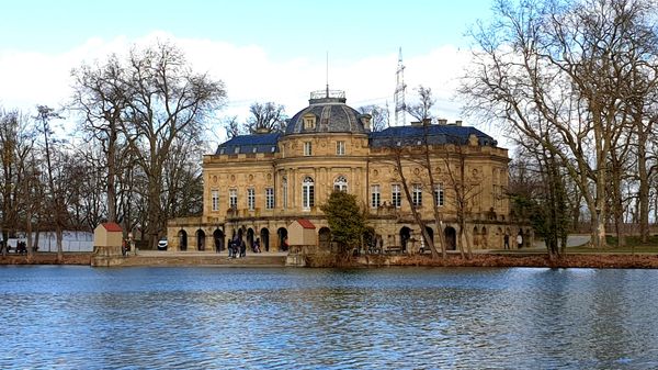 Romantische Spaziergänge am See