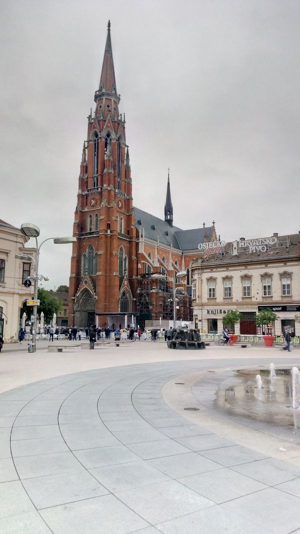 Historischer Platz im Herzen Osijeks