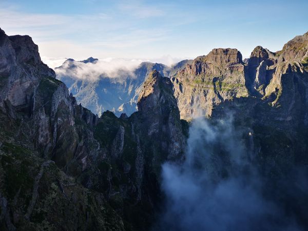 Erkundung der majestätischen Gipfel mit Panoramablicken