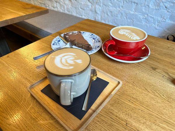 Kunsthandwerk & Kaffee unter einem Dach