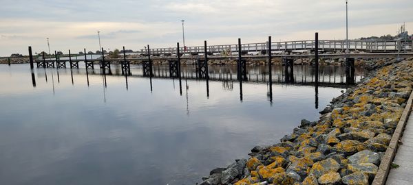 Maritime Atmosphäre am Yachthafen