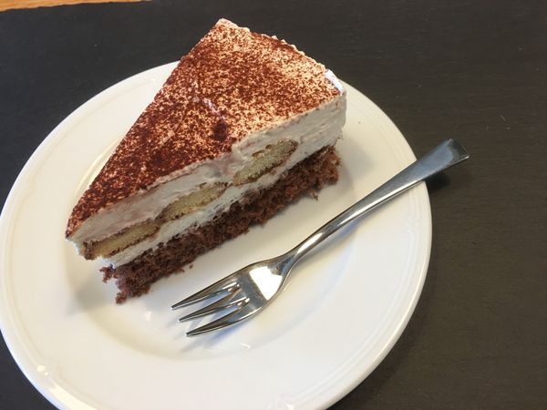 Gemütliches Bauerncafé mit Kuchen