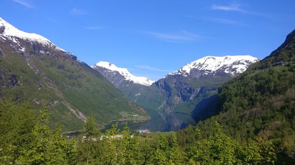 Spektakulärer Aussichtspunkt am Fjord