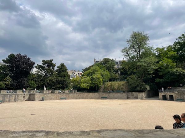 Pétanque in historischem Ambiente