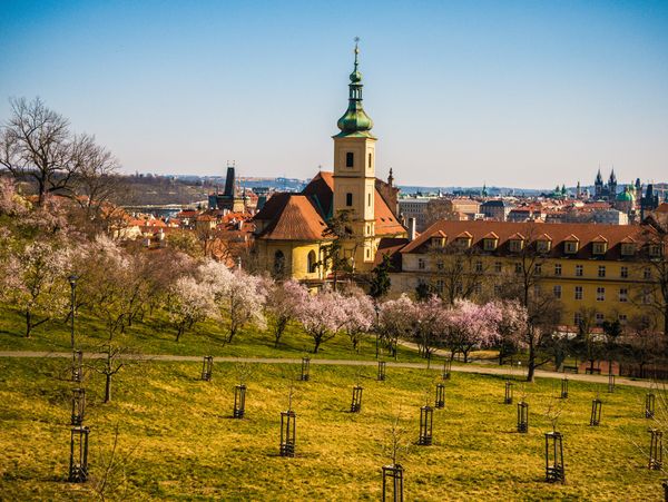 Entspannung und Aussicht im grünen Herzen Prags