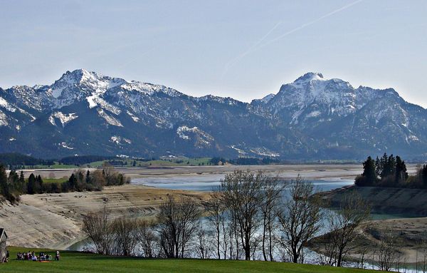 Entspannte Momente am malerischen Stausee