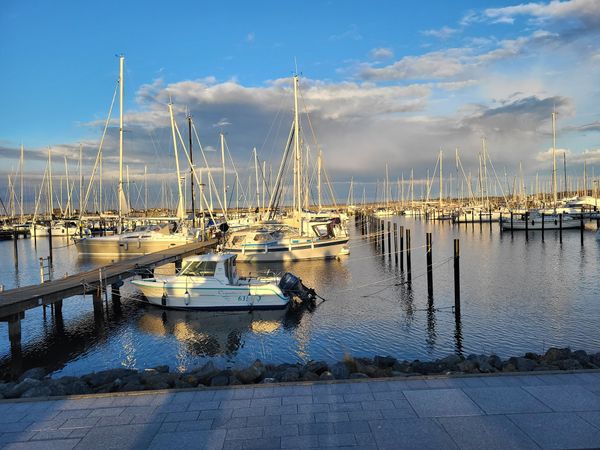 Süße Pause am Hafen