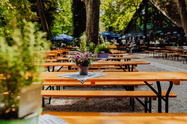 Idyllisches Biergarten-Erlebnis