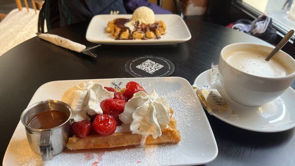 Genieße die besten Waffeln in Brüssel