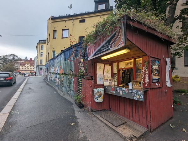 Würstchen & Waffeln in Moss-Stil