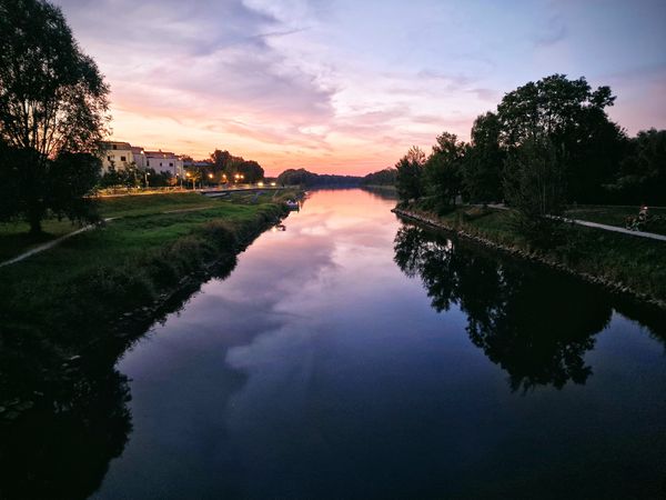 Zusammenfluss mit Aussicht