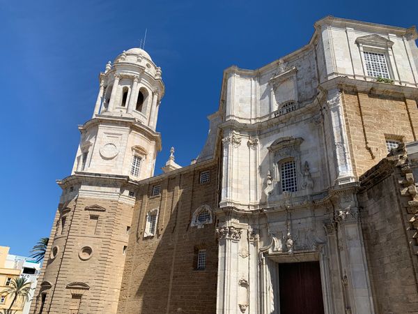 Erkunde das majestätische Wahrzeichen von Cádiz