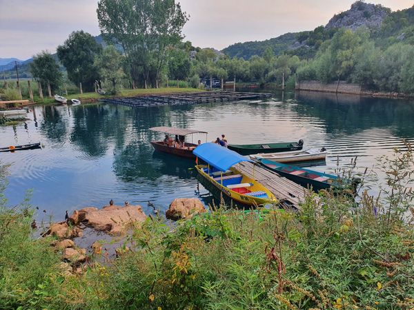 Idyllisches Fischerdorf am Skadar See