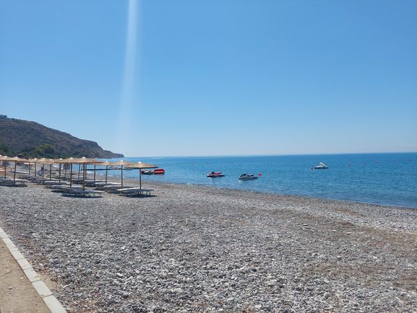 Idyllische Bucht mit Wassersport