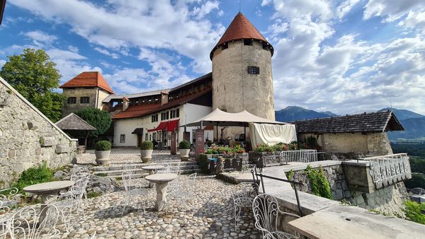 Mittelalterliche Burg mit Panoramablick