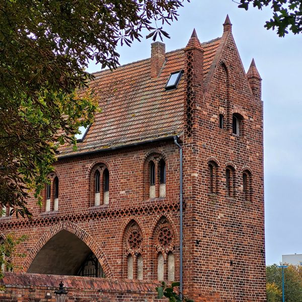 Historisches Tor mit faszinierender Architektur