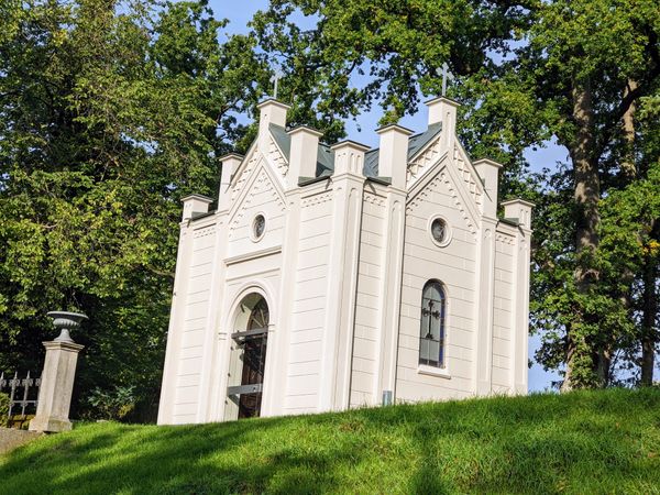 Stille Momente auf dem historischen Friedhof