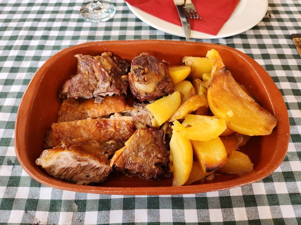 Traditionelles Essen unter freiem Himmel