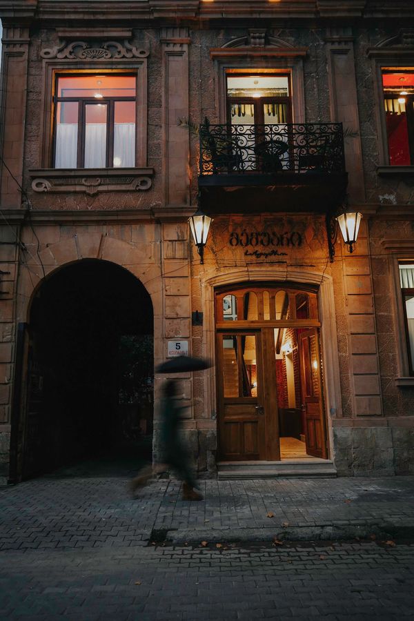 Geschichte hinter verlassenen Mauern