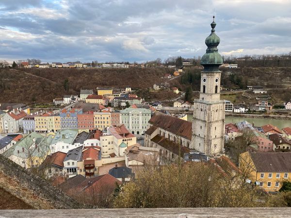 Genieße Kaffee und Mittag in gotischem Ambiente