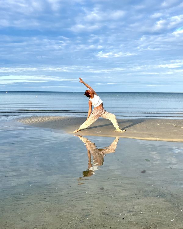 Yoga mit Meeresrauschen