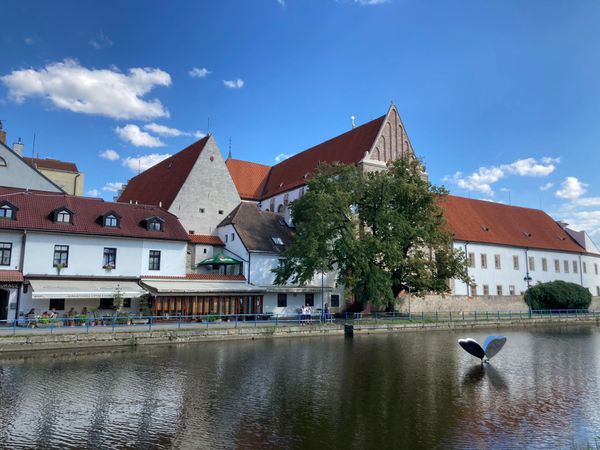 Regionale Küche direkt am Fluss genießen