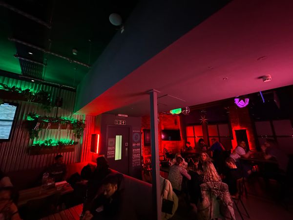 Intime Clubnächte mit Top-DJs