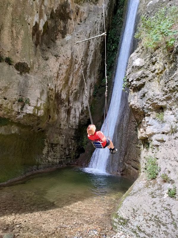 Wandern durch magische Wasserfälle