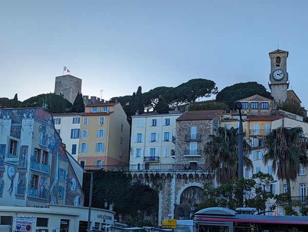 Entdecke Cannes' versteckte Murals