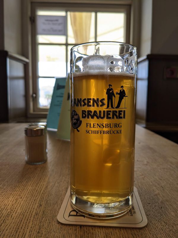 Genieße lokales Flensburger Bier