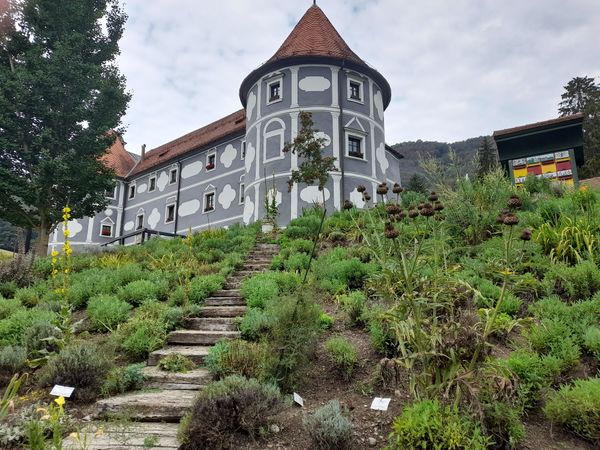 Einzigartiges Kloster mit alter Apotheke