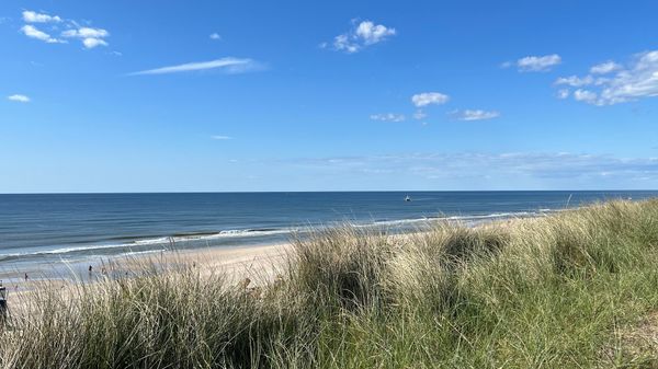 Endlose Spaziergänge am weißen Sandstrand