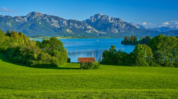 Entspannte Momente am malerischen Stausee